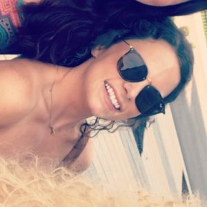 Meet your Posher, Courtney